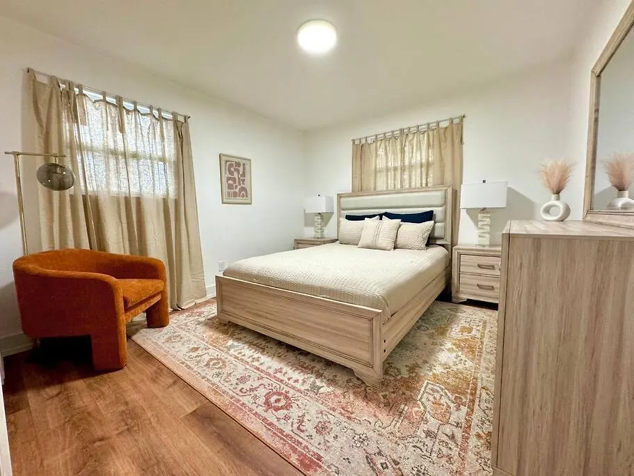 Downtown Dream- Relaxing Escape In Downtown Pensacola Villa Holiday home